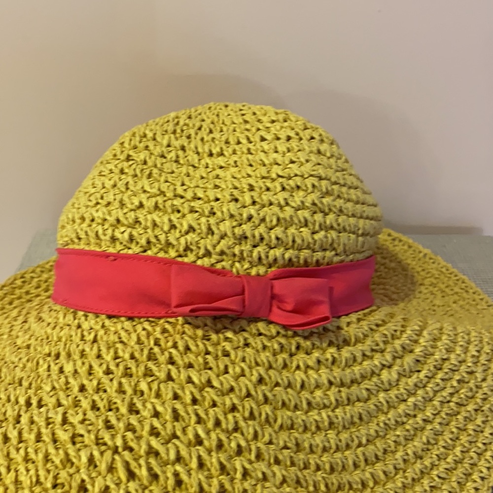 Gymboree hat size 12-18 months, never worn